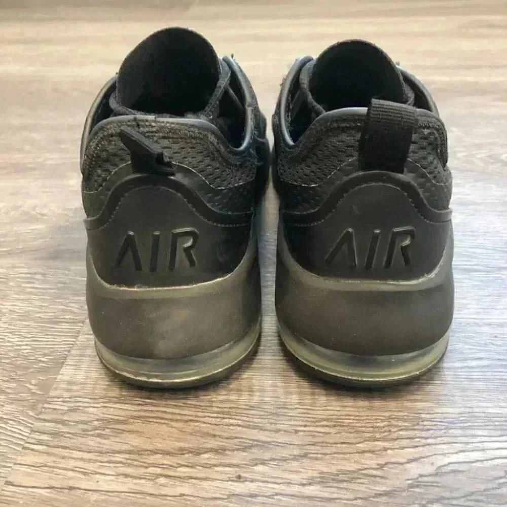 Nike Air Max Motion 2 Sneakers Tennis Shoes Solid Black Lace Up: 8.5 Men's